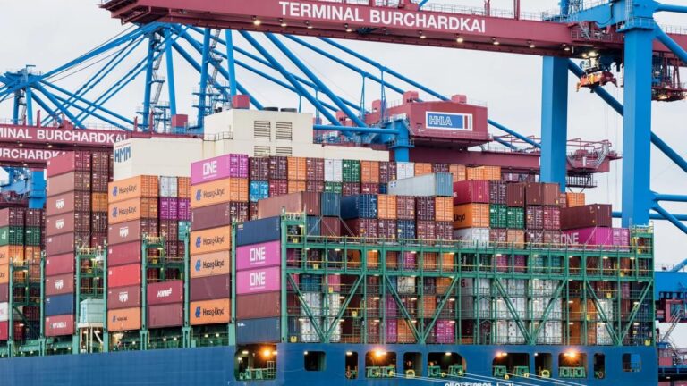 Heavy Machinery Shipping Guide: How to Handle Logistics, Containers & Customs